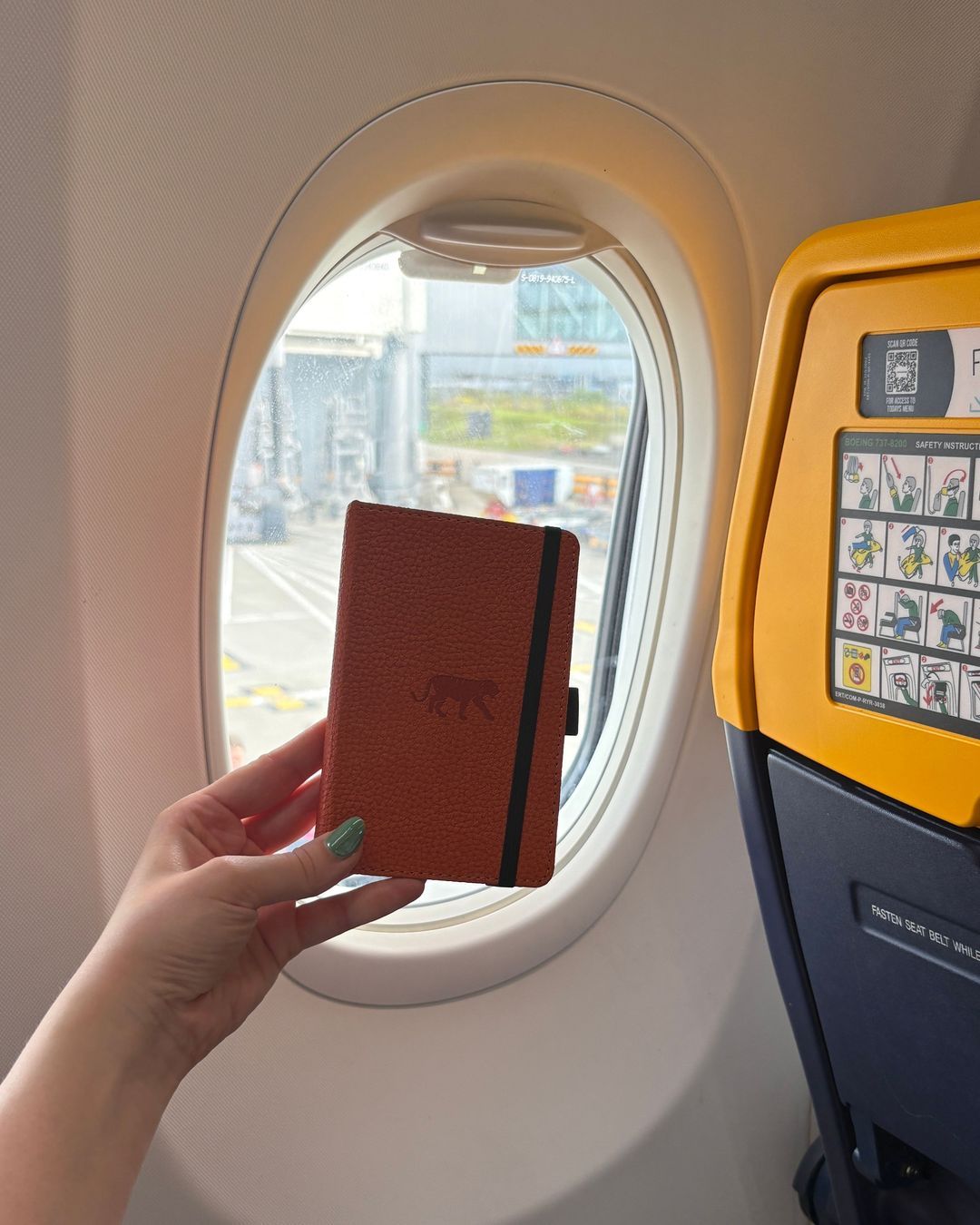 How to Stay Entertained While Traveling: Notebook Ideas for Planes, Trains, and Long Journeys